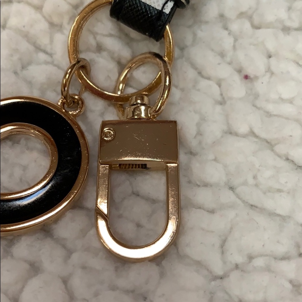 Leo Keychain - Picture 4 of 5